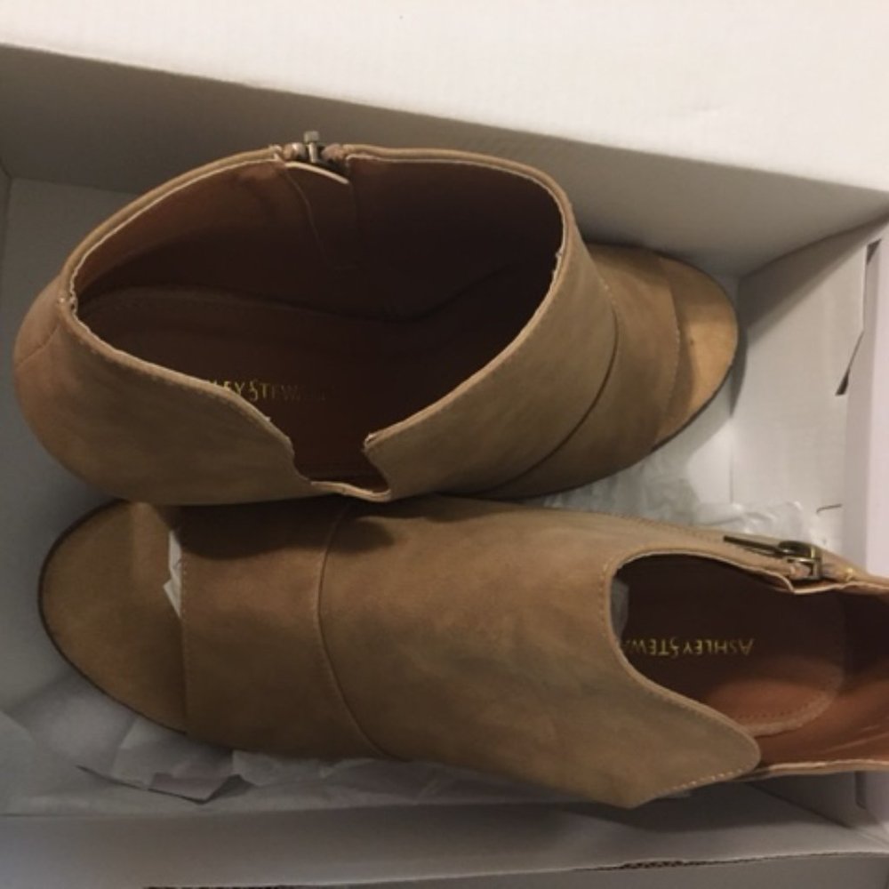 Camel Booty Boot - Picture 4 of 6